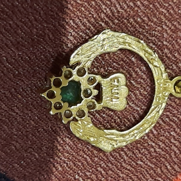 GENUINE SOLID 14K YELLOW GOLD AUTHENTIC EMERALD  & WHT TOPAZ CLADDAGH PENDANT - Picture 3 of 8